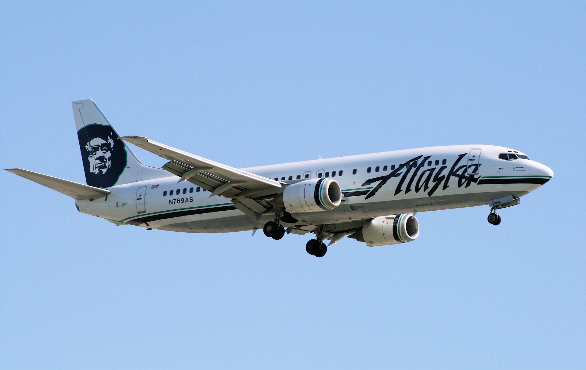 Flying with Alaska Airlines? Here's what you need to know about their policy so that you can bring your portable oxygen concentrator on your next flight.