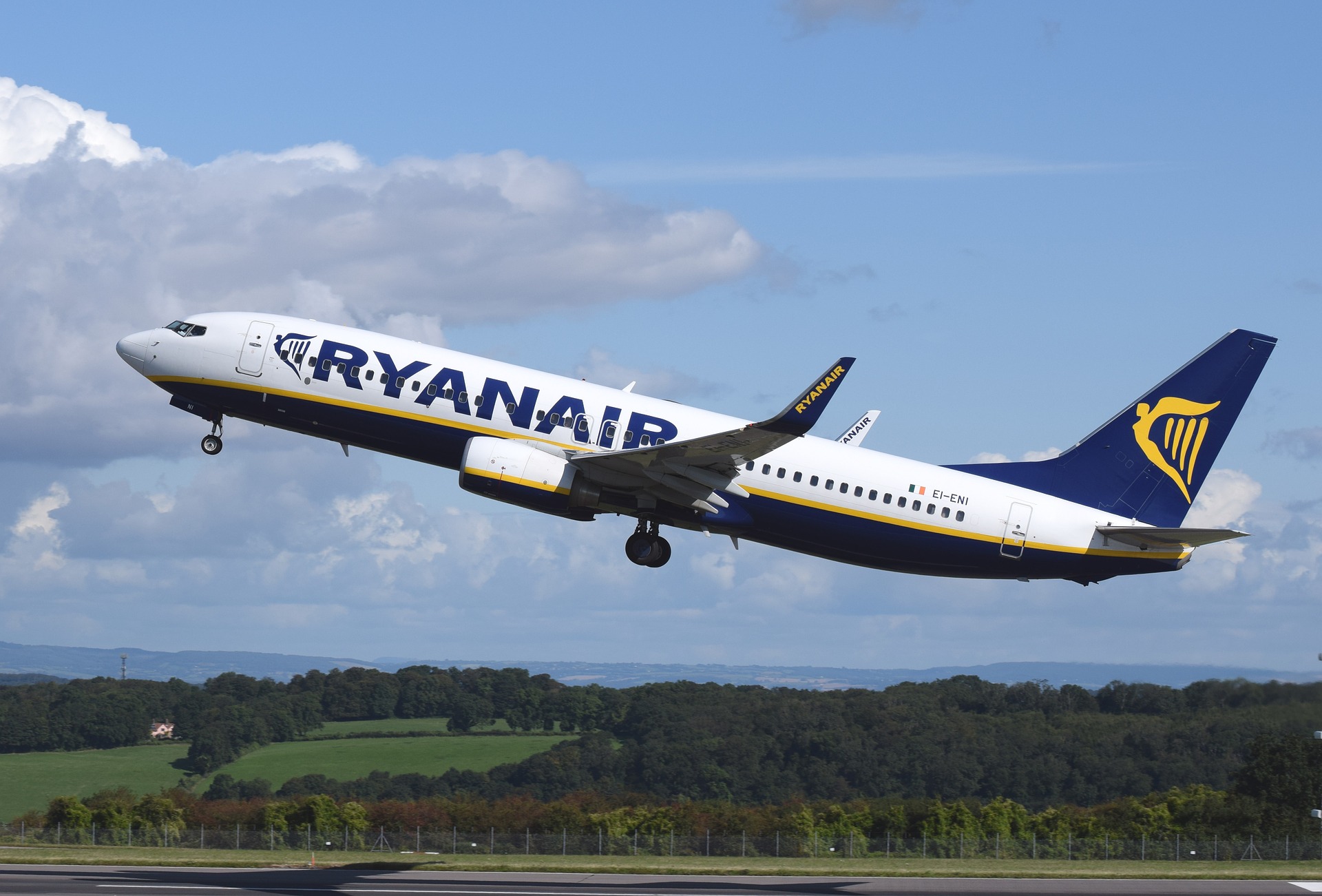 Flying with Ryanair? Here's what you need to know about their policy so that you can bring your portable oxygen concentrator on your next flight.